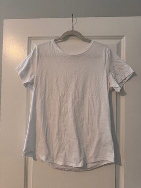 Amazon Essentials Basic White Tee